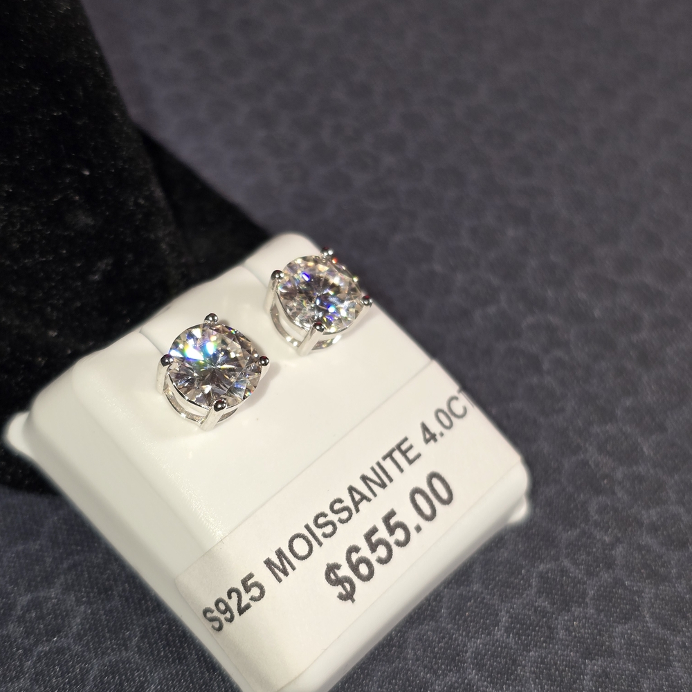 4ct Moissanite Stud Earrings in 925 Silver